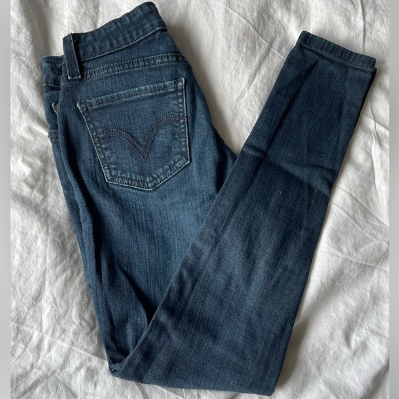 Levi’s 535 Skinny Jeans - Picture 2 of 3